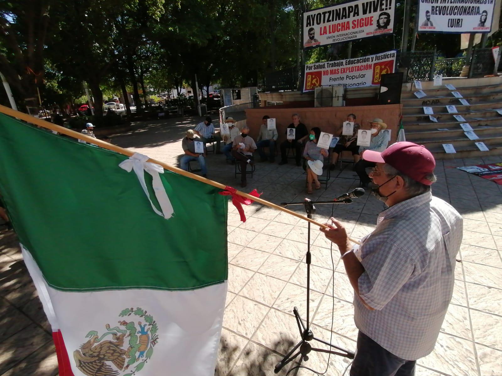 $!En Culiacán, recuerdan a los 43 normalistas de Ayotzinapa y exigen detener desapariciones