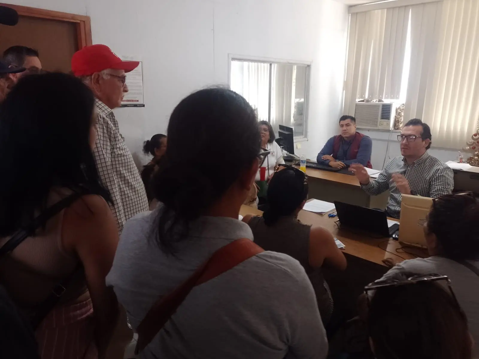 $!Usuarios de Mazatlán y Rosario se amparan en Profeco contra cortes de luz y recibos con altos costos de CFE