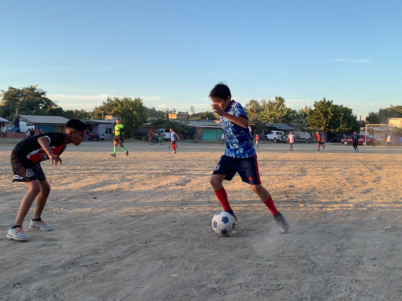 $!Colonia Juárez golea en Torneo de Futbol ‘Colonias Populares’
