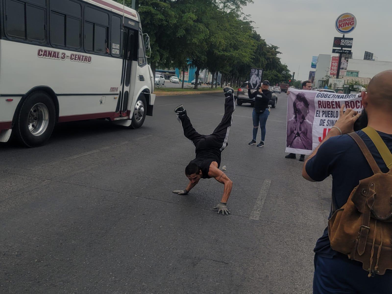 $!Marchan para pedir justicia por Max, el bailarín asesinado en Culiacán