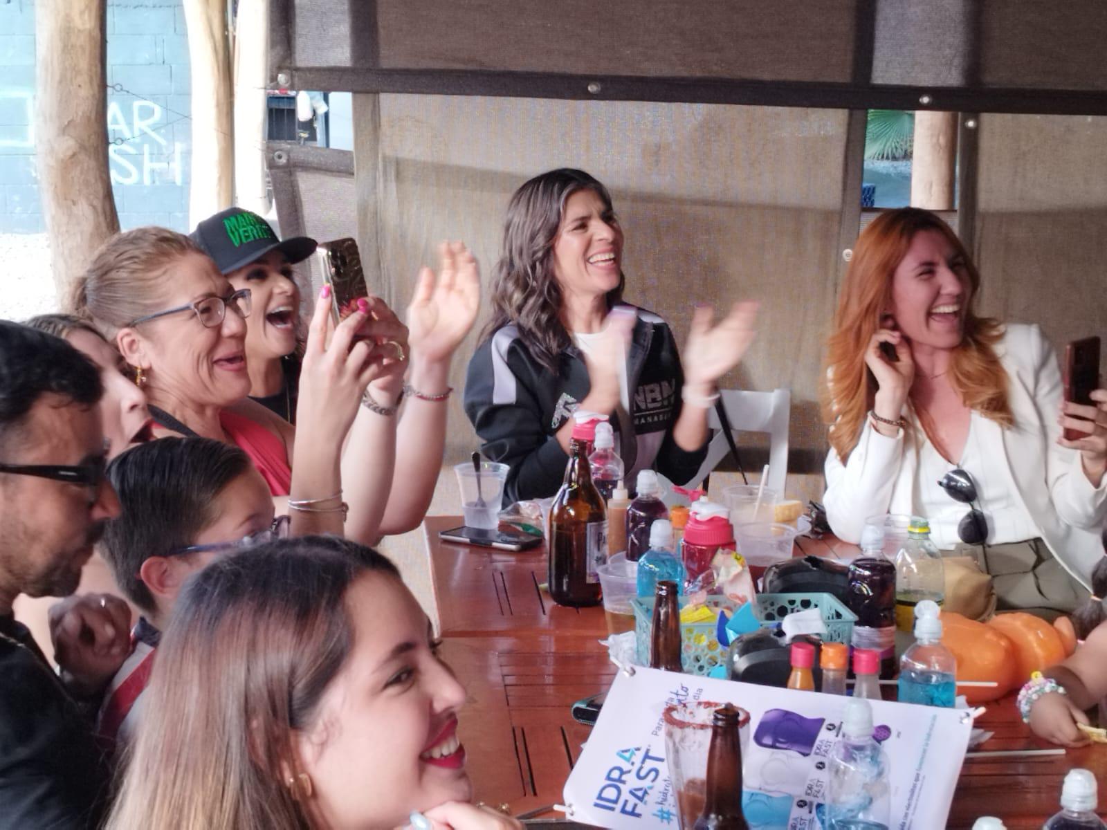 $!Estoy contenta por mi hijo, aunque no lo vi pelear: Mamá de Marco Verde