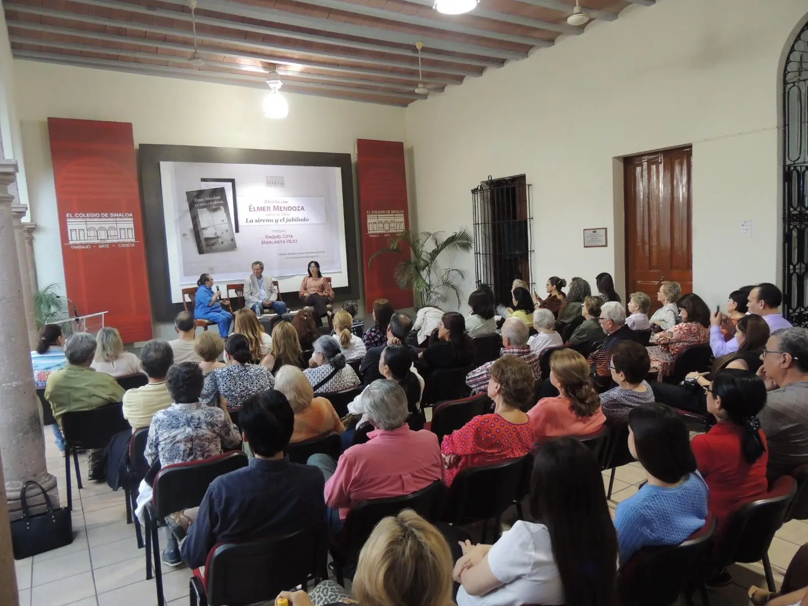 $!La presentación contó con una amplia asistencia de lectores.