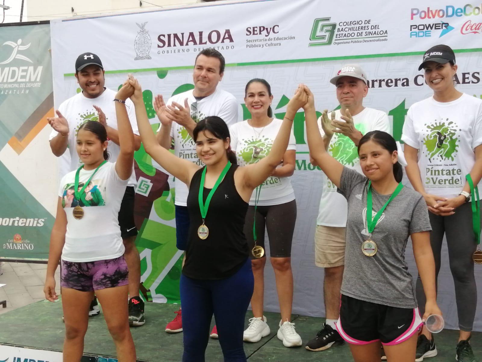 $!Aranza Silva y Pedro Castillo ganan en Mazatlán la Carrera Cobaes Píntate de Verde