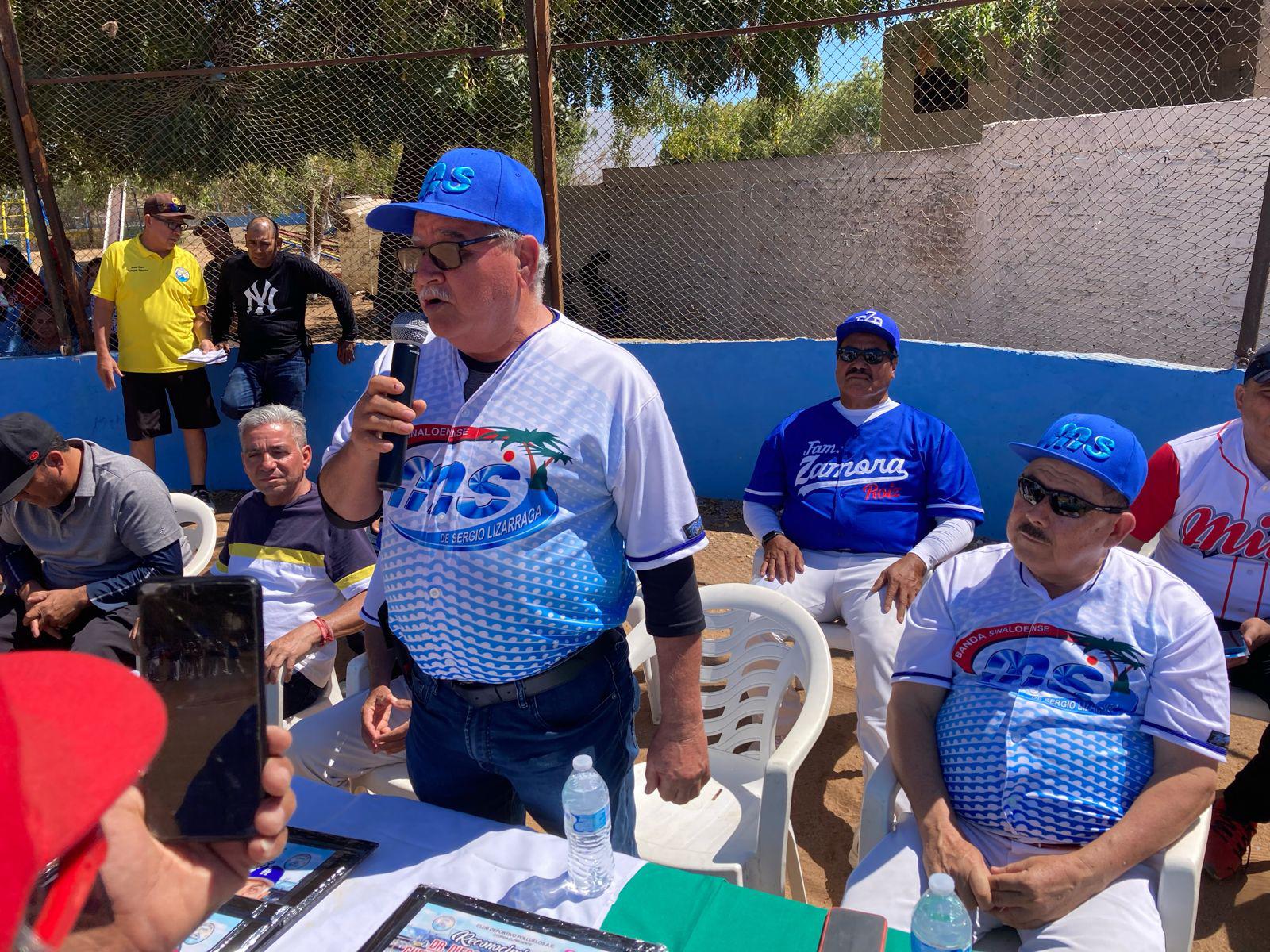 $!Homenajean a Carlos Zamora y Belizario Gutiérrez en Club Polluelos