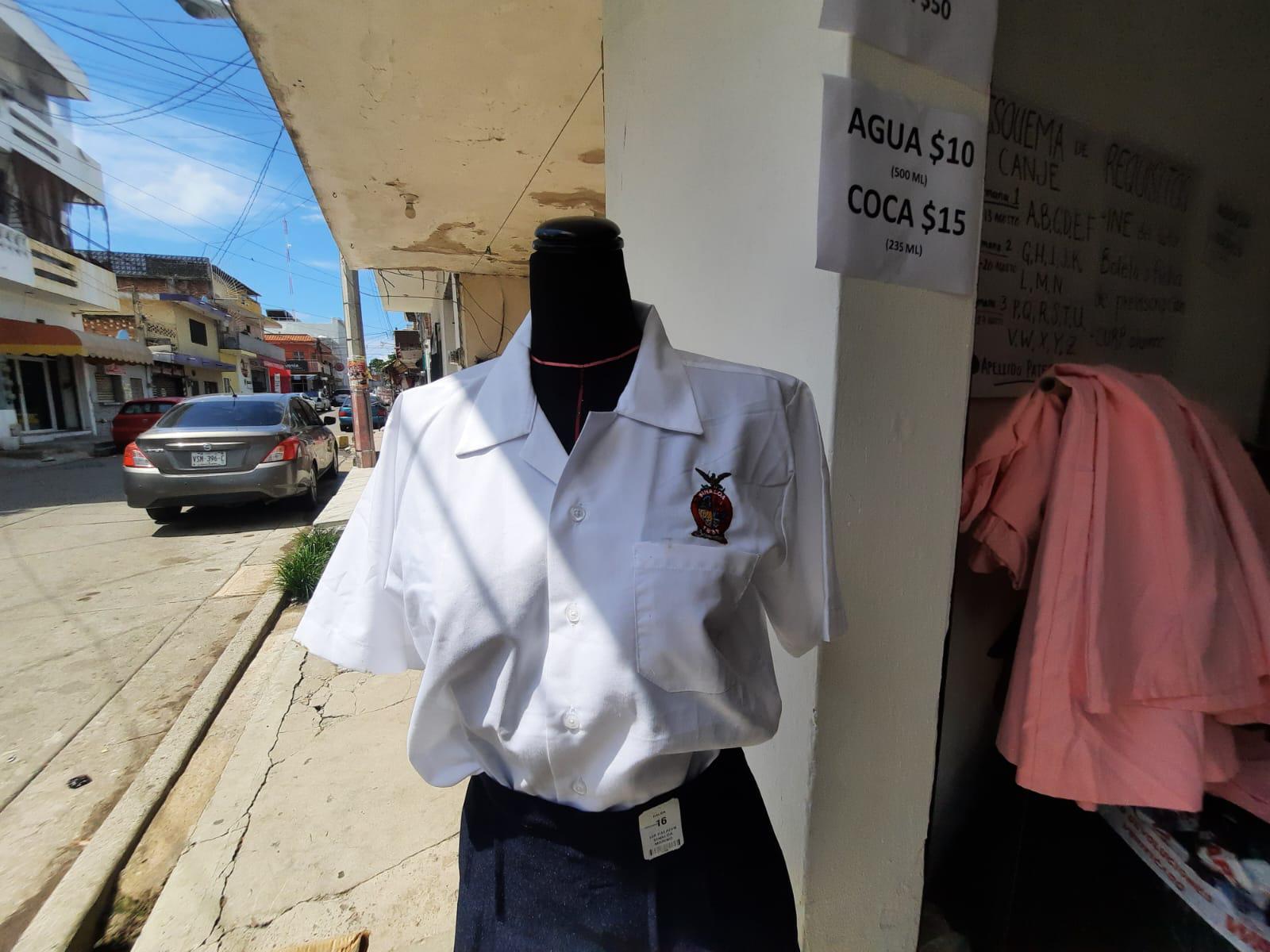 $!Inicia muy activo en Mazatlán el canje de uniformes y útiles escolares gratuitos