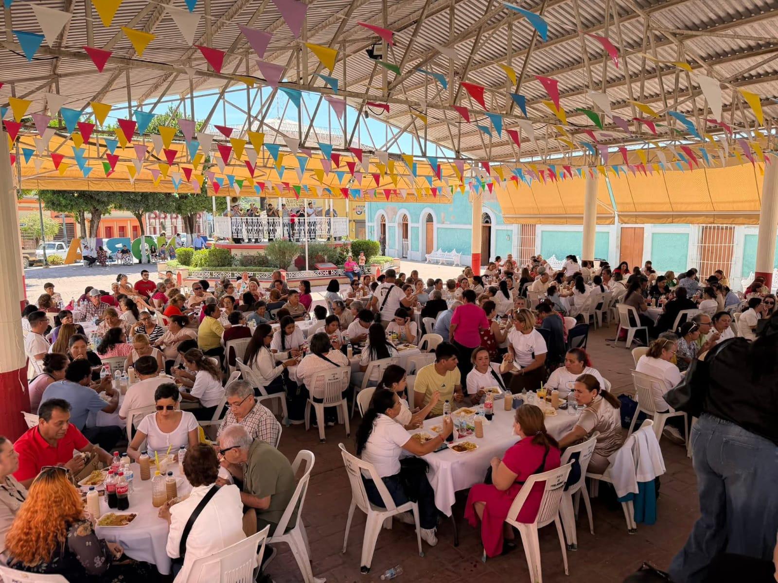 $!Dan bienvenida al Padre Armando Durán; asume el cargo de párroco de la iglesia de San Antonio en La Noria