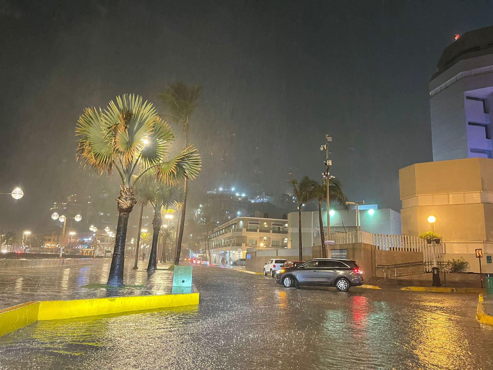 $!Azota ‘Ivo’ con lluvias, rayos e inundaciones a varios municipios de Sinaloa