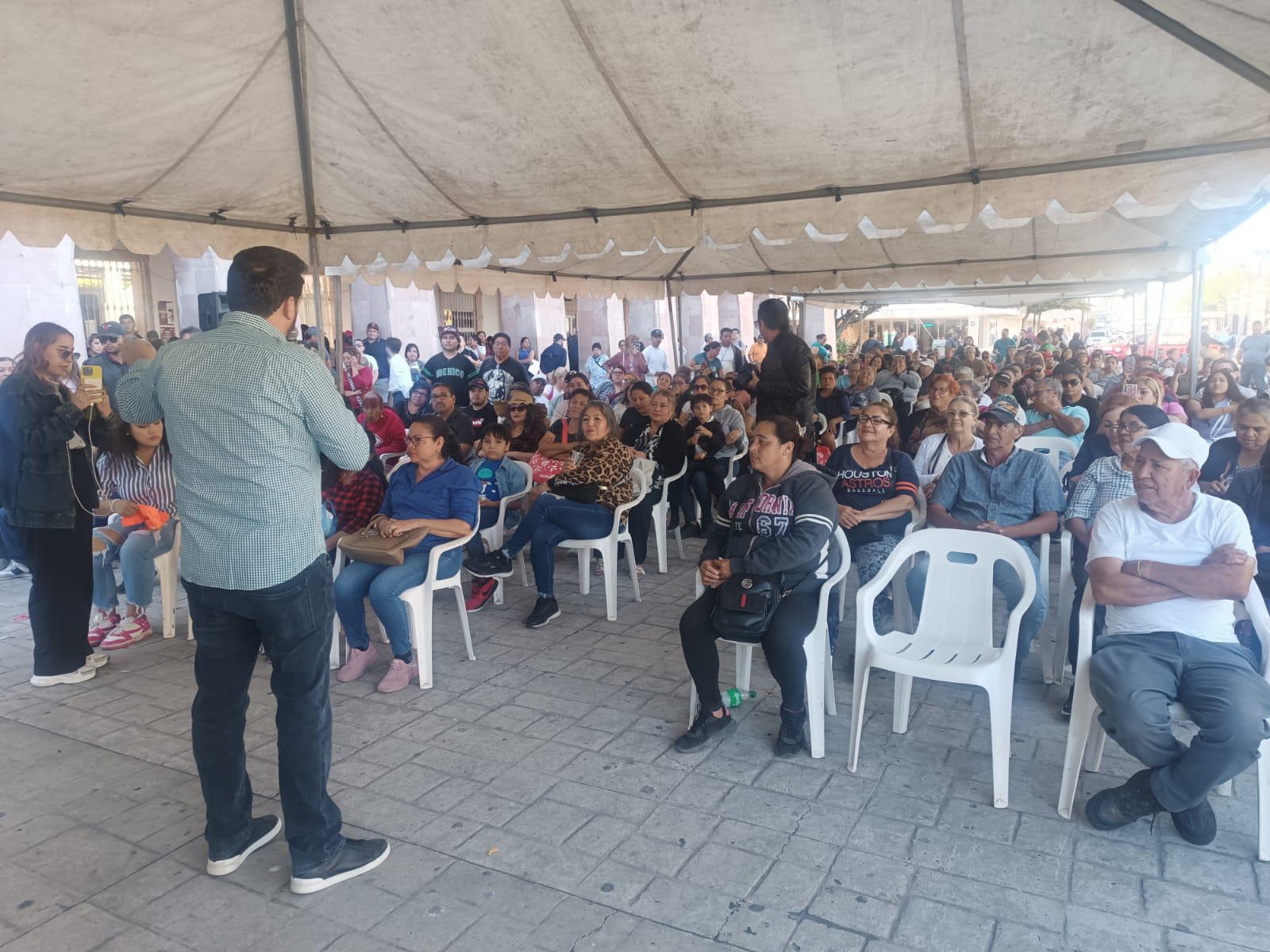 $!Cumple Secretaría de Economía con vendedores de alimentos y otorgan más de 300 apoyos económicos