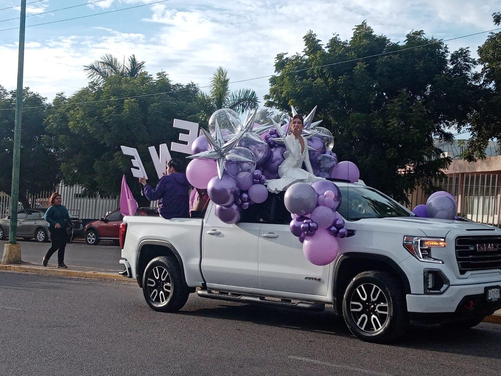 $!Kenia Os participa en la manifestación del Carnaval de Mazatlán 2024