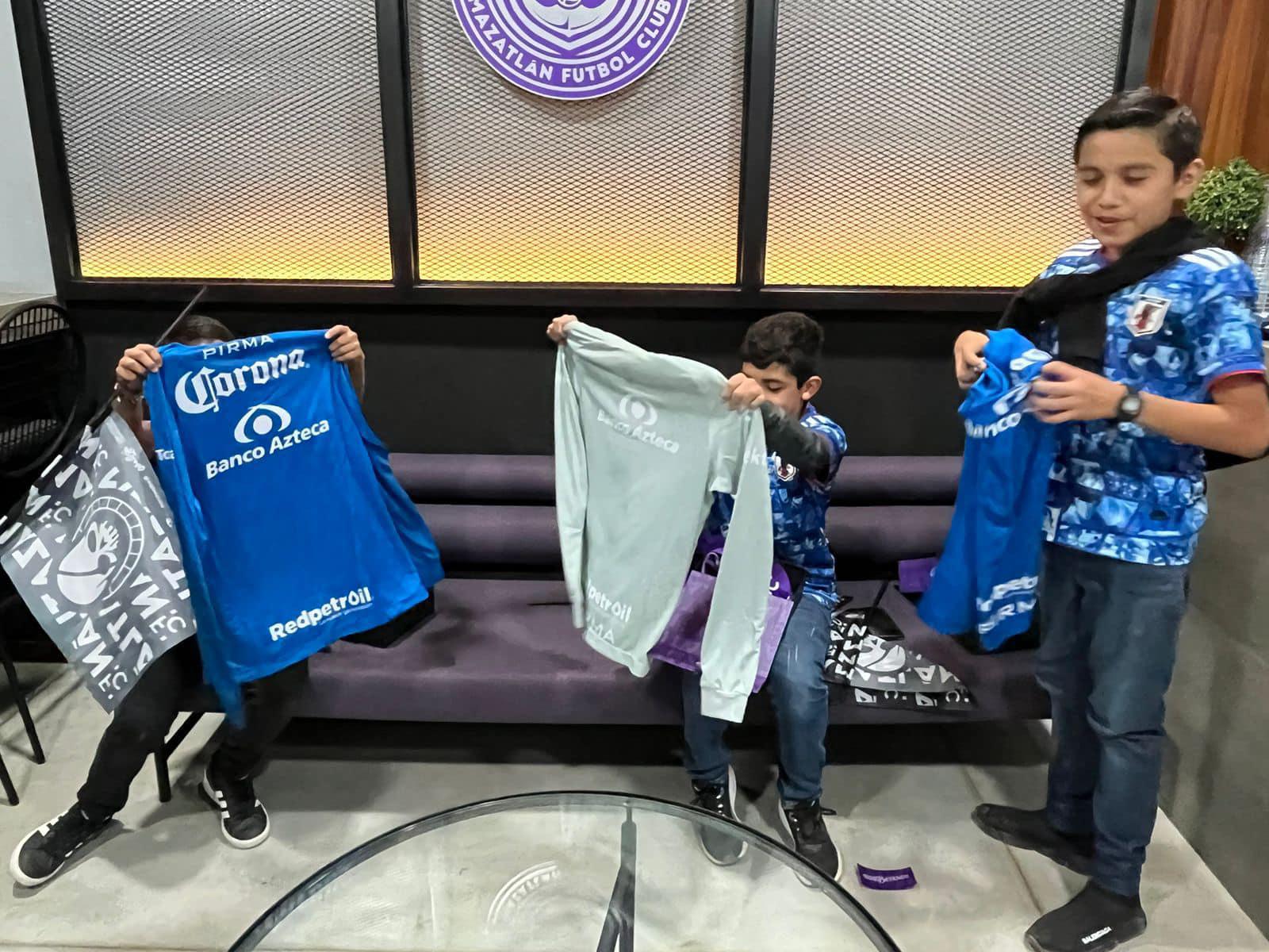 $!Cumple Ricardo Salinas sueño a niños futbolistas de la Casa Redonda