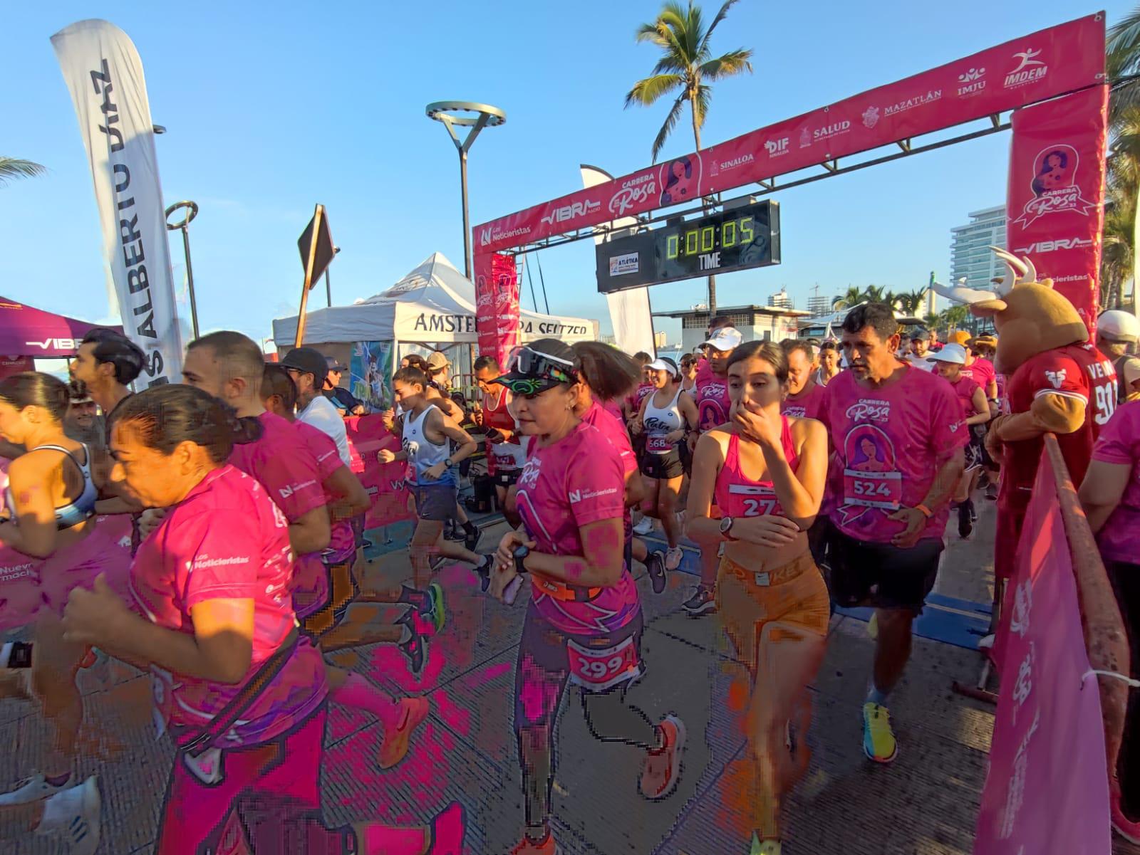 $!Solís y Leyva conquistan la Carrera Rosa, en Mazatlán