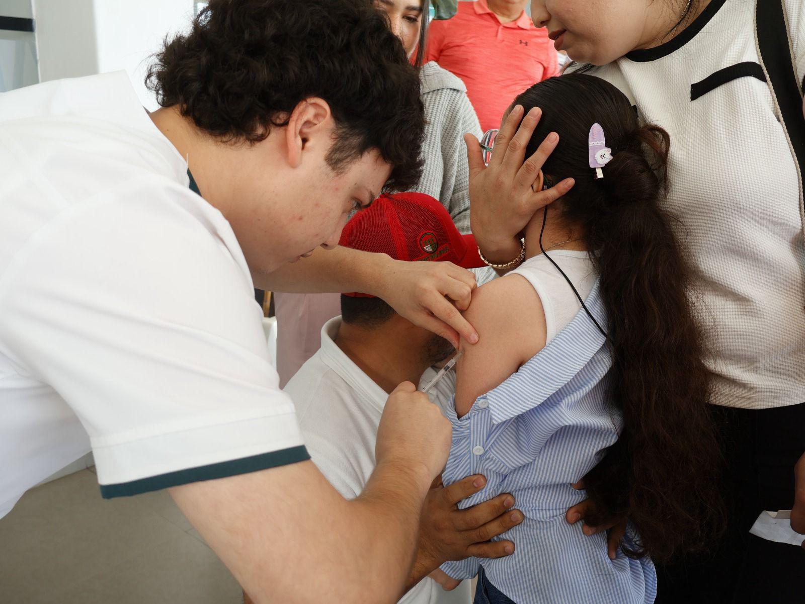 $!Invita IMSS Sinaloa a acudir a Macrocentros y actualizar esquemas de vacunación, como el sarampión