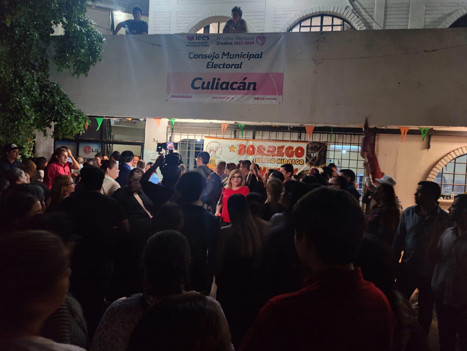 $!Entregan a Juan de Dios Gámez Mendívil constancia como Alcalde electo de Culiacán