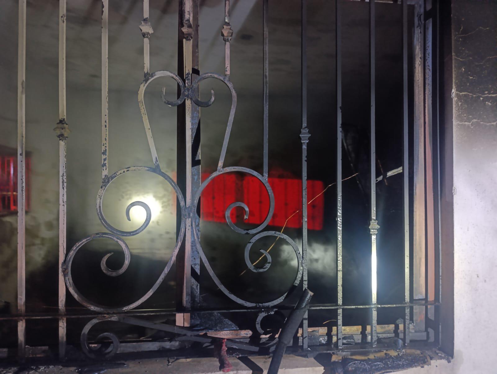 $!Incendio consume ahorros de comerciante en el Centro de Escuinapa