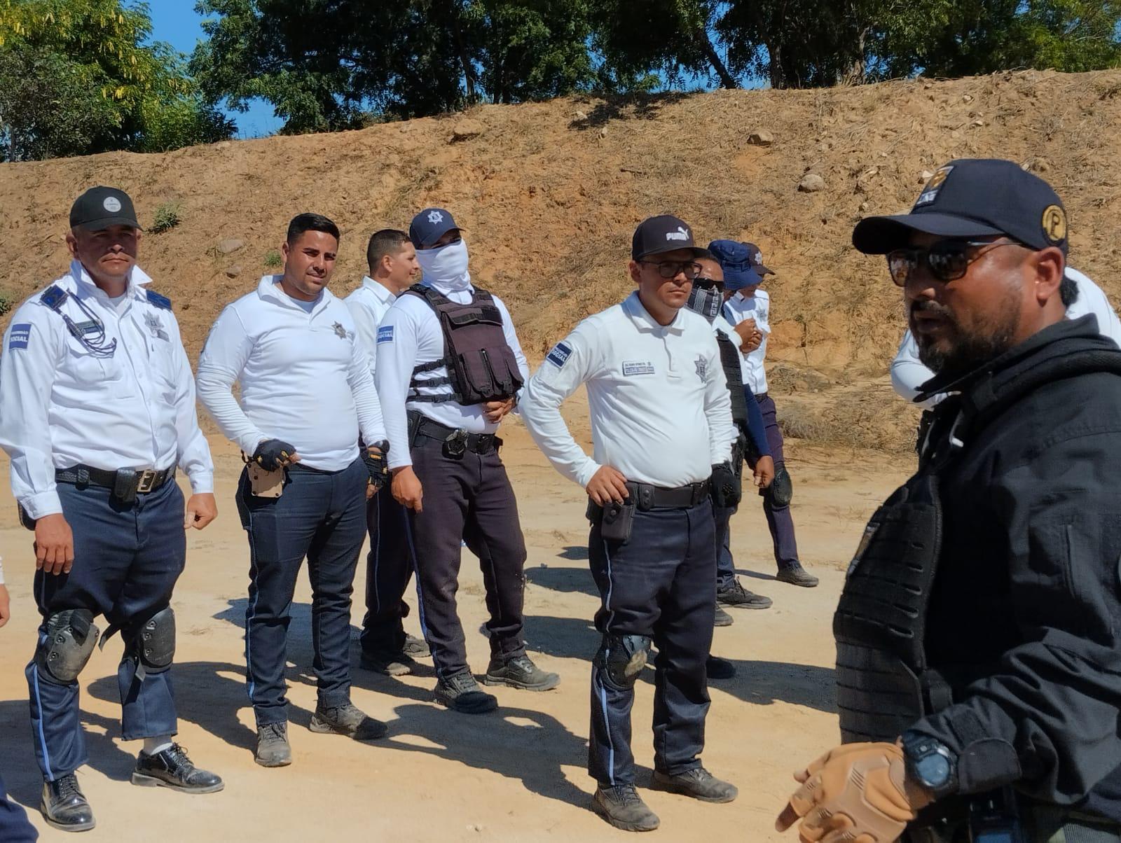 $!Capacitan a elementos de Tránsito sobre el uso de equipo policial basado en el respeto