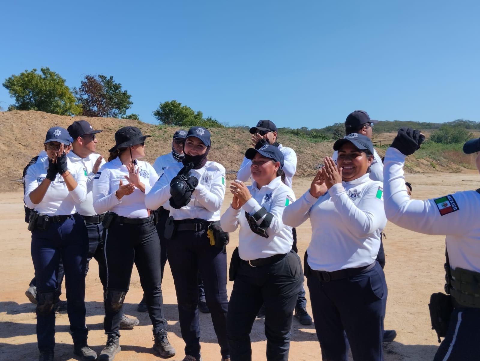 $!Capacitan a elementos de Tránsito sobre el uso de equipo policial basado en el respeto