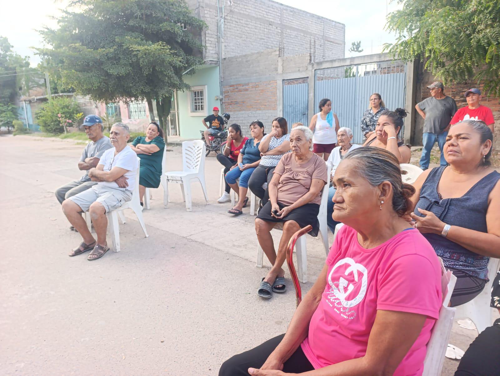 $!Reclaman vecinos de Escuinapa falta de atención de autoridades