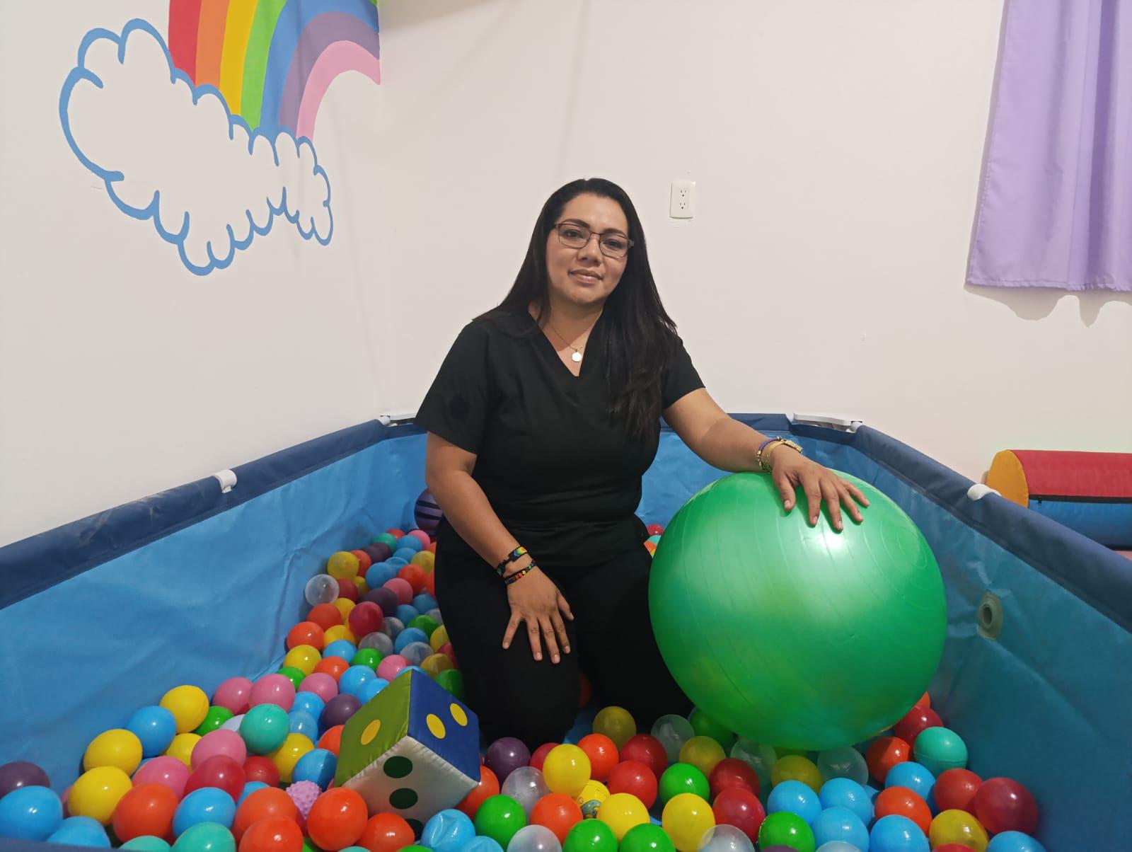 $!Lily ayuda con terapia de lenguaje a niños con TEA