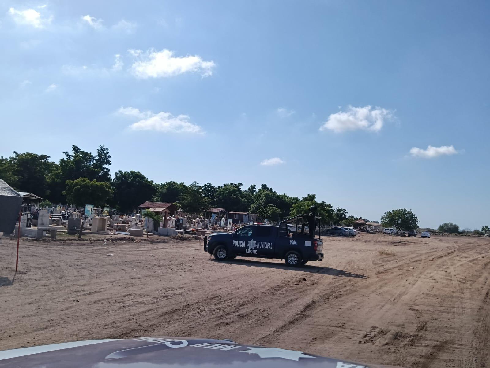$!Refuerzan seguridad en panteones de Ahome por celebraciones del Día de Muertos