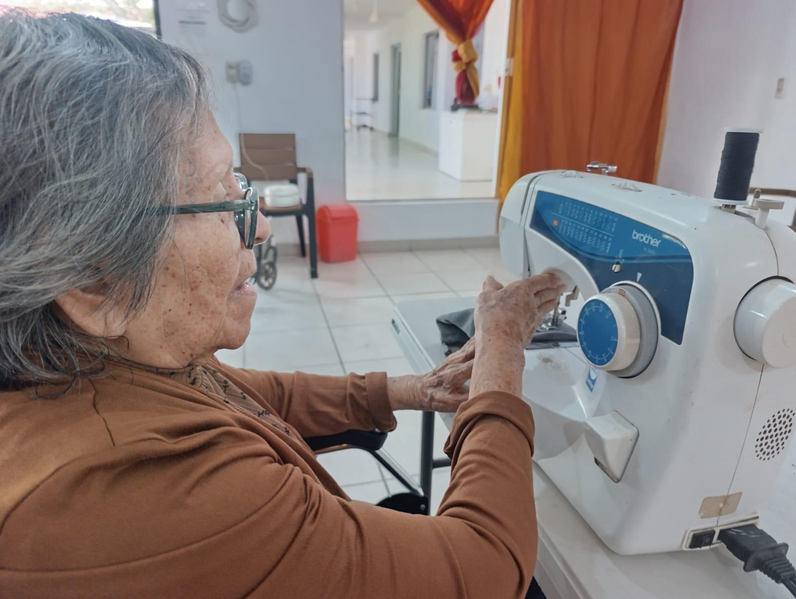 $!Delia Crespo, la modista que vistió de ilusión a Escuinapa