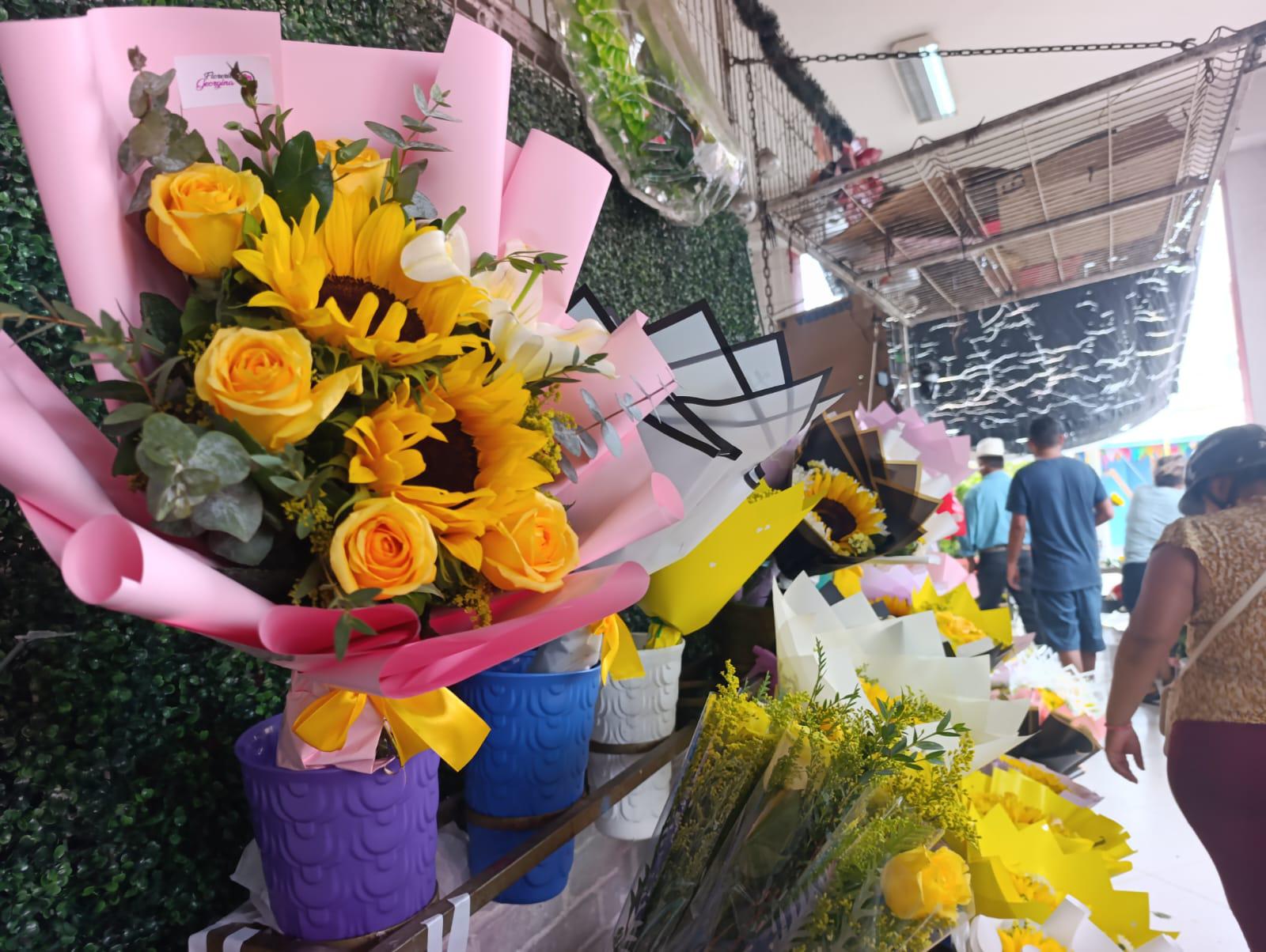 $!Reactivan flores amarillas ventas en Escuinapa