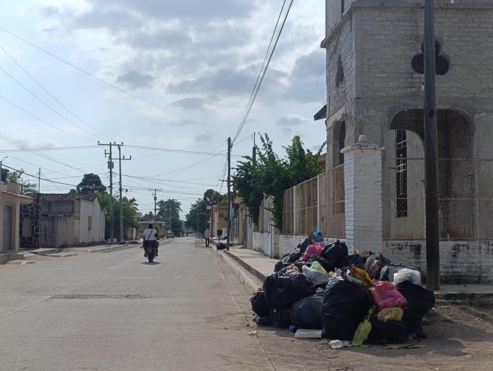 $!Urgen vecinos de la Zapata y Toledo Corro en Escuinapa que camión recoja basura de las calles