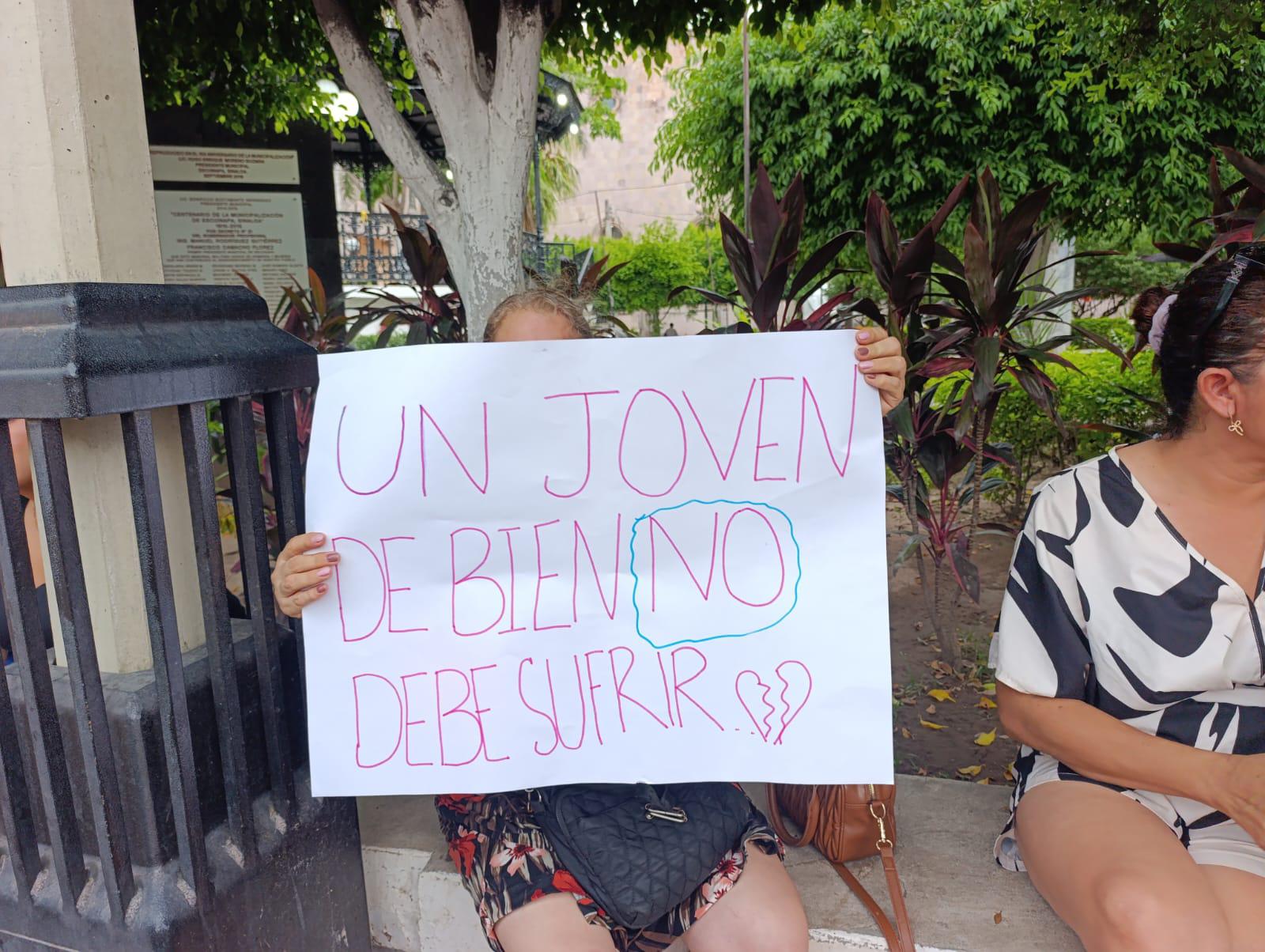 $!Piden juicio justo para Felipe Yahir, acusado de matar a su padre en Escuinapa