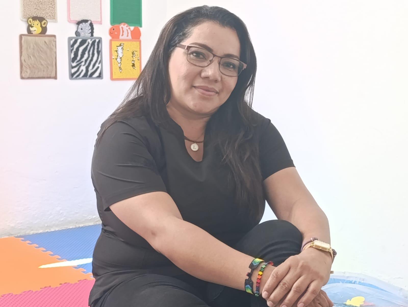$!Lily ayuda con terapia de lenguaje a niños con TEA