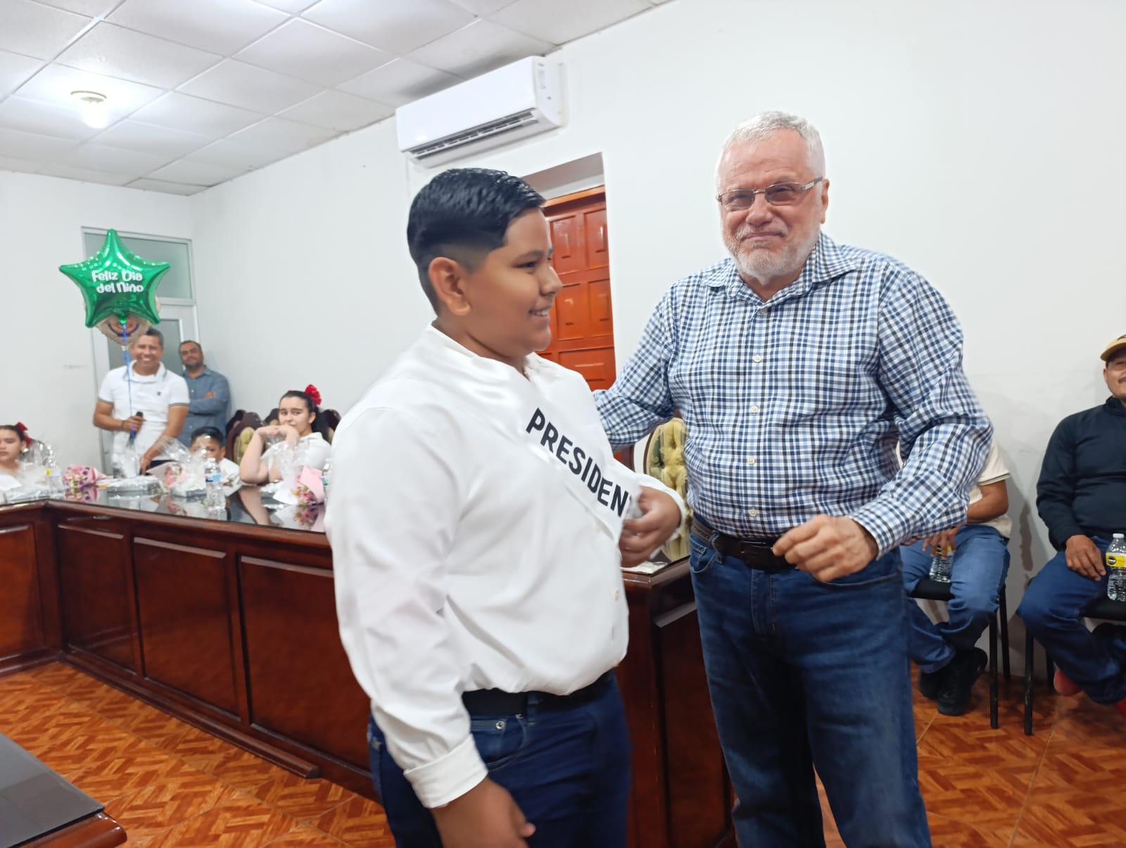 $!Sesión de Cabildo en Escuinapa es presidida por niños y niñas