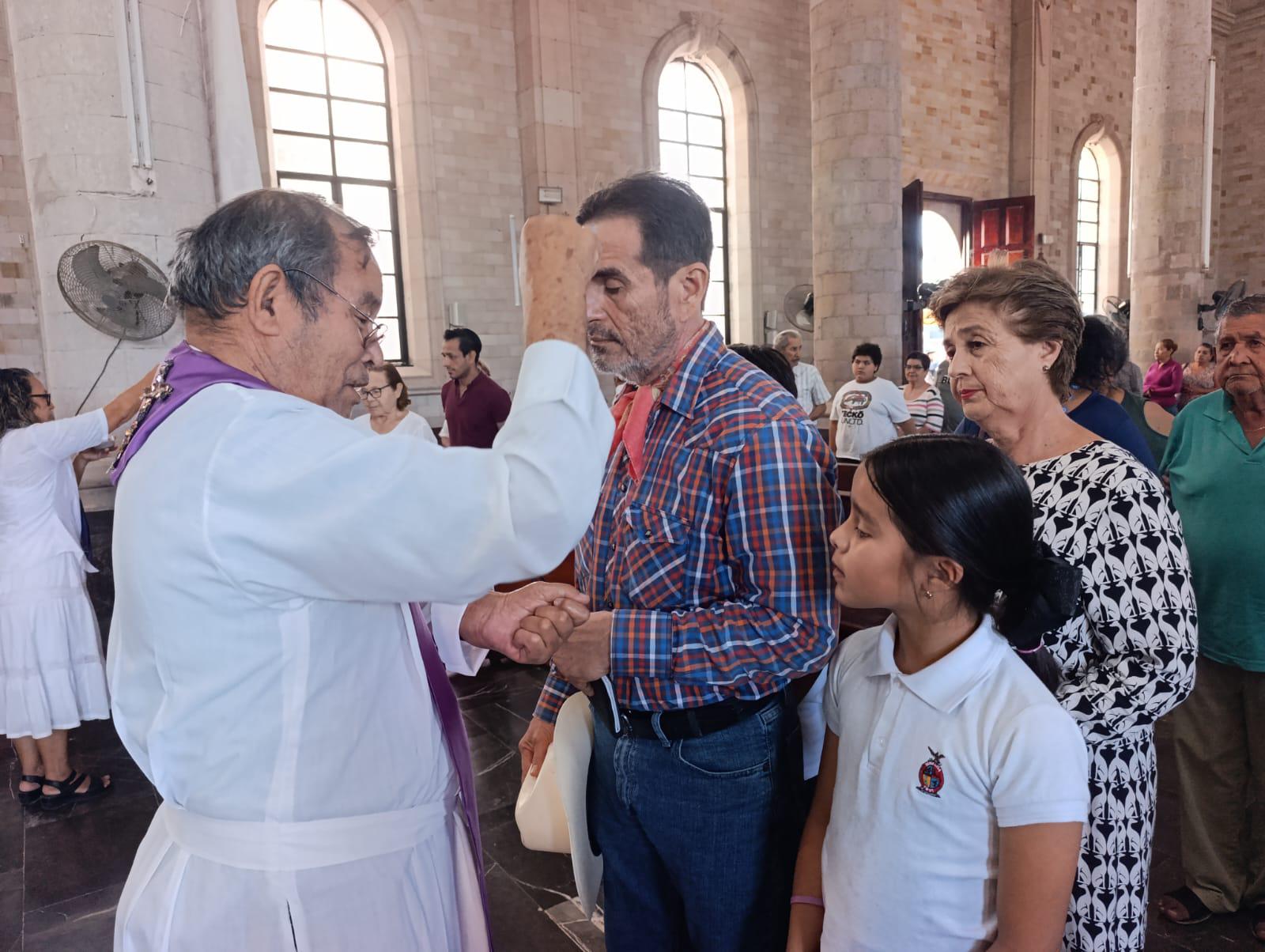 $!Inicia en Escuinapa la Cuaresma con el Miércoles de Ceniza