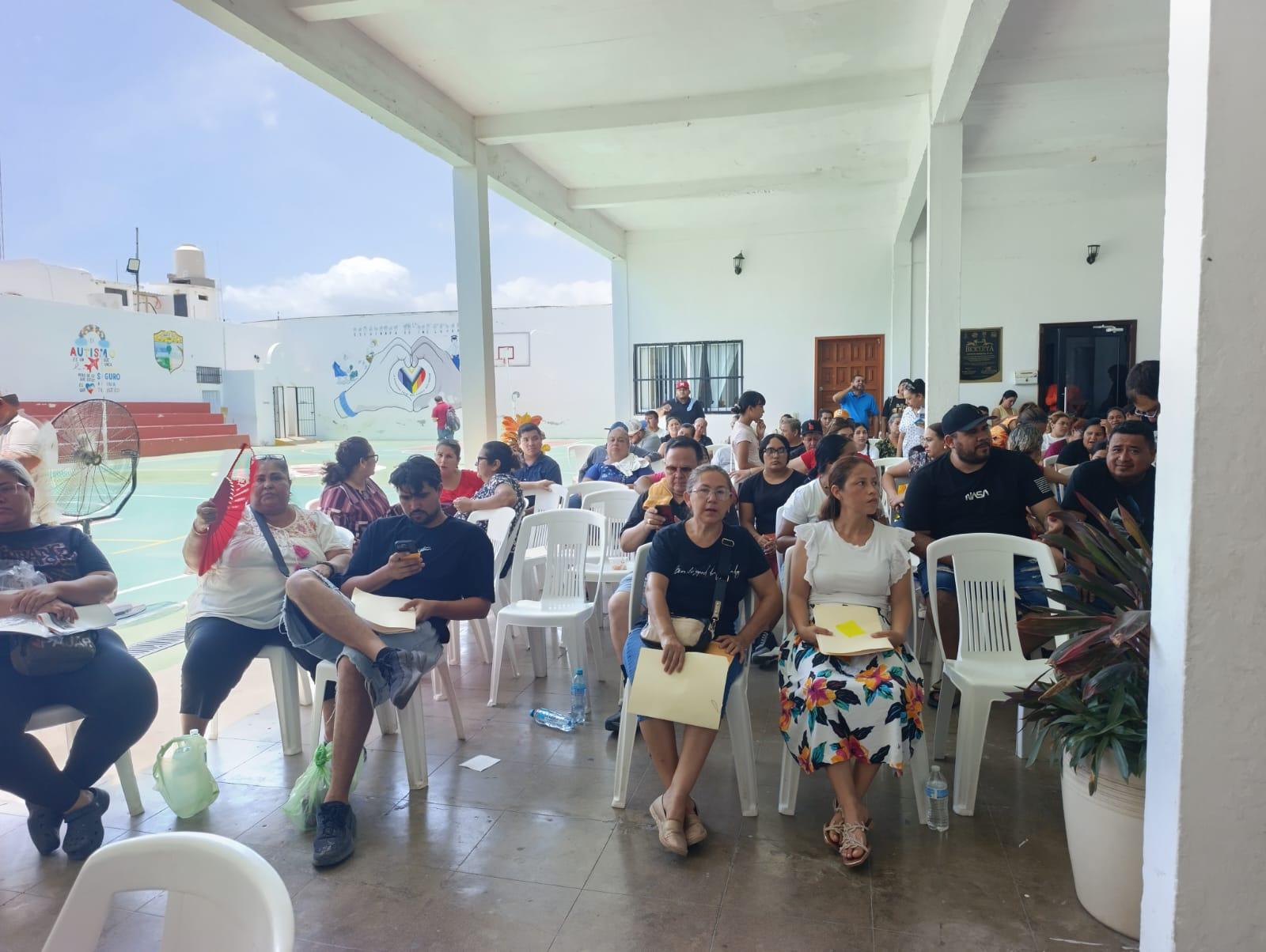 $!Secretario de Economía compromete apoyos a comerciantes de Escuinapa