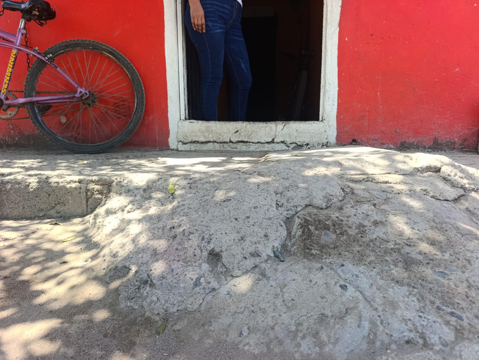 $!Temporada de lluvias convierte a colonia Dámaso Murúa en espejo de agua, denuncian vecinos en Escuinapa