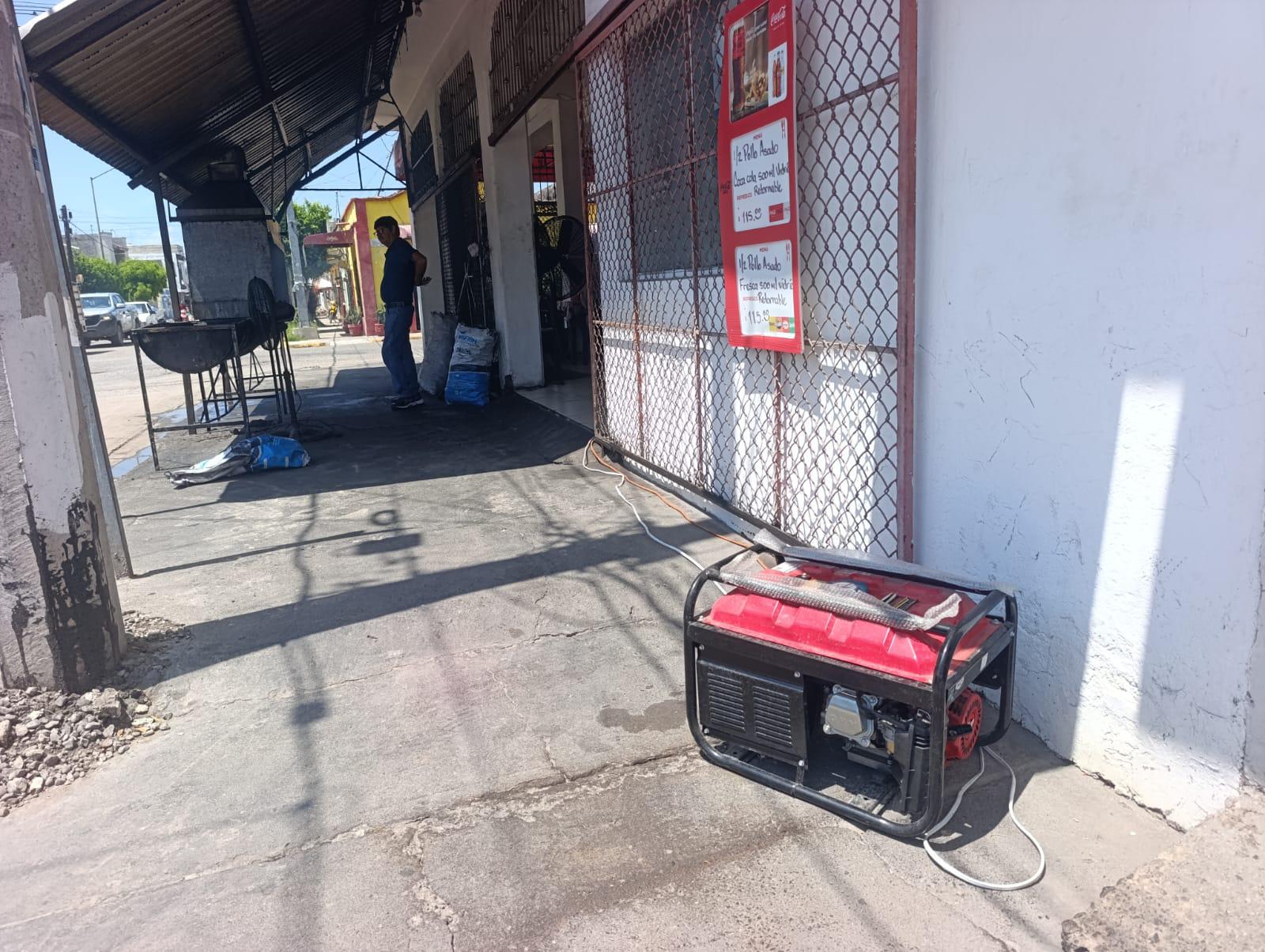 $!CFE deja a vecinos de Escuinapa sin luz por considerar zona insegura