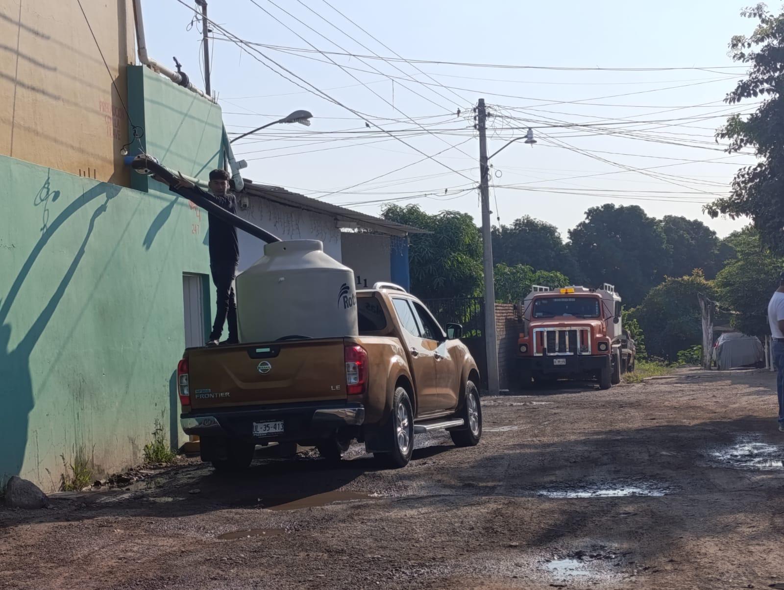 $!No hay repunte de venta de agua en pipas, reportan vendedores en Escuinapa