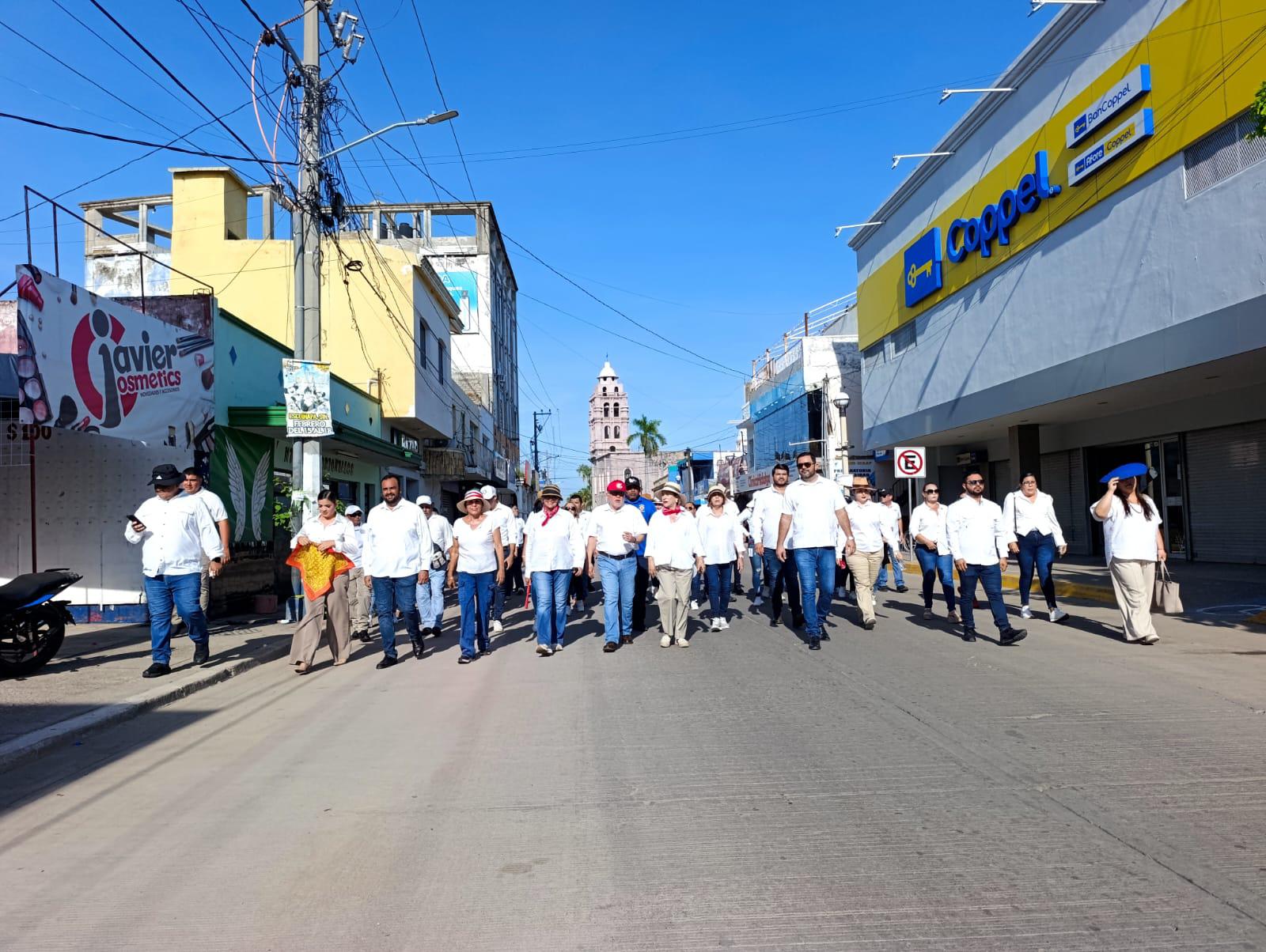 $!Alumnos de preescolar participaron en Escuinapa en el desfile por la independencia