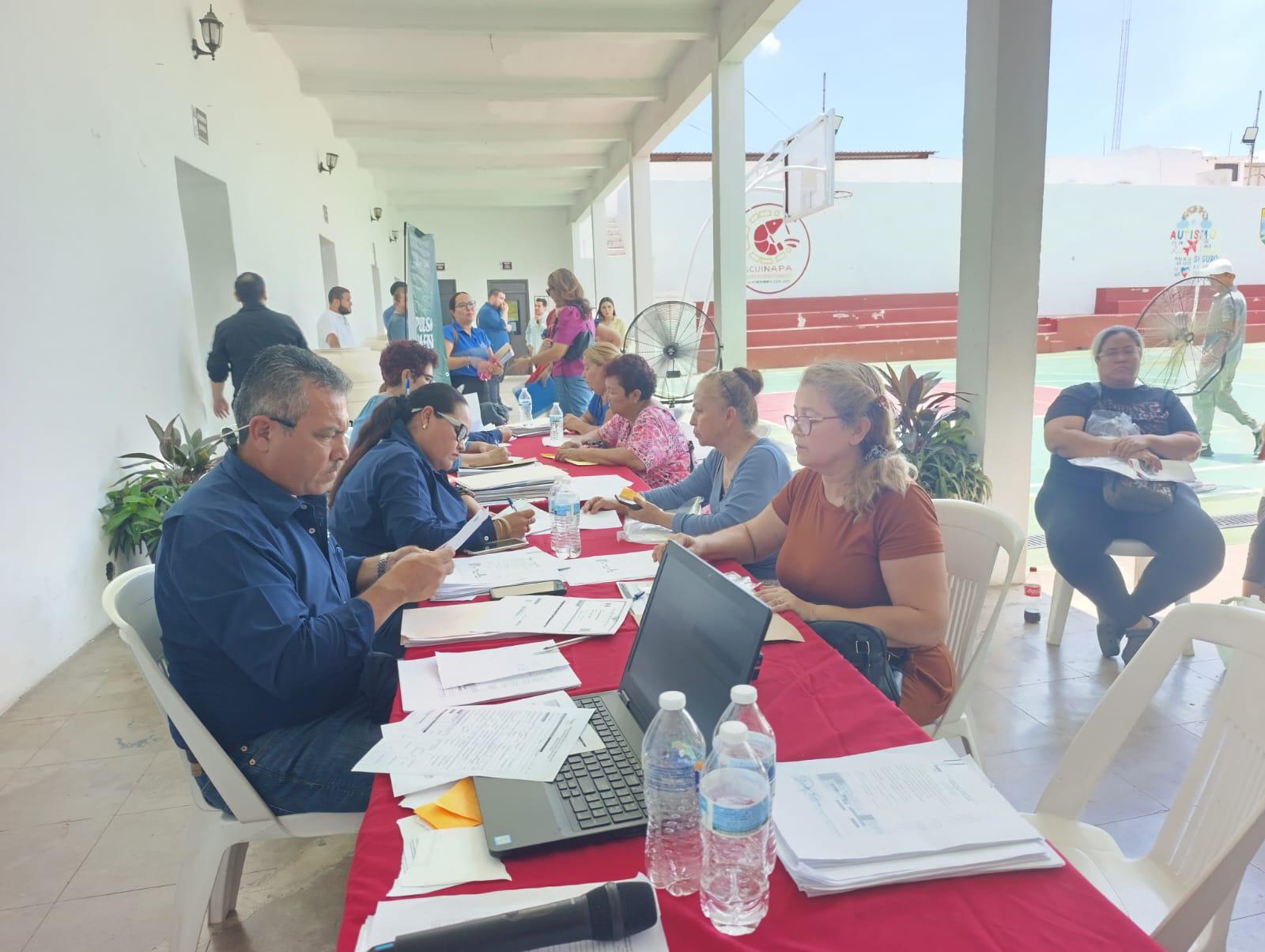 $!Secretario de Economía compromete apoyos a comerciantes de Escuinapa