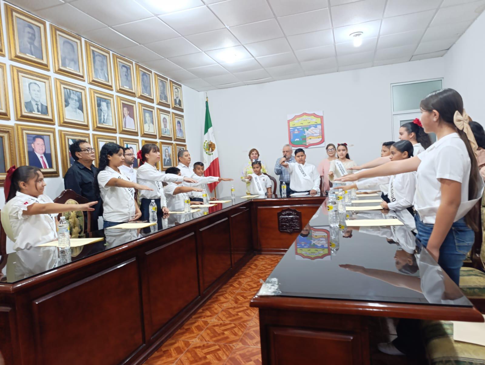 $!Sesión de Cabildo en Escuinapa es presidida por niños y niñas