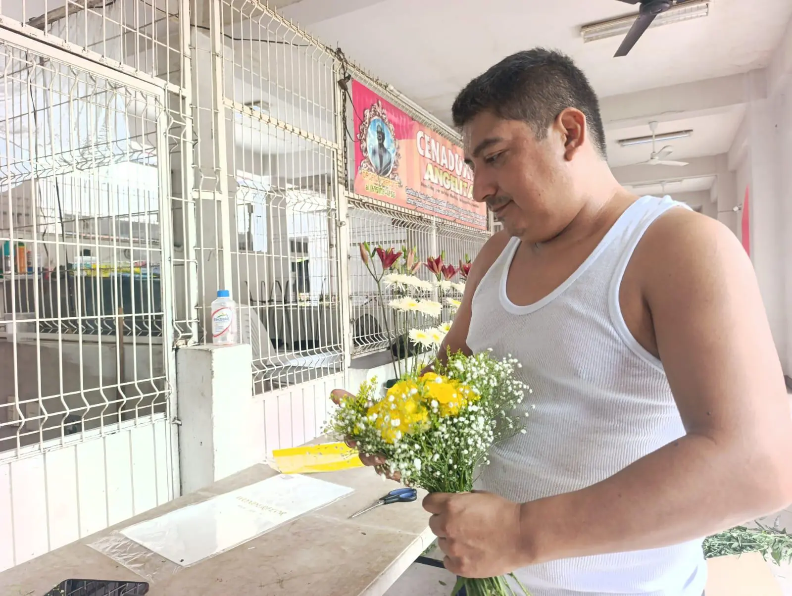 $!Reactivan flores amarillas ventas en Escuinapa