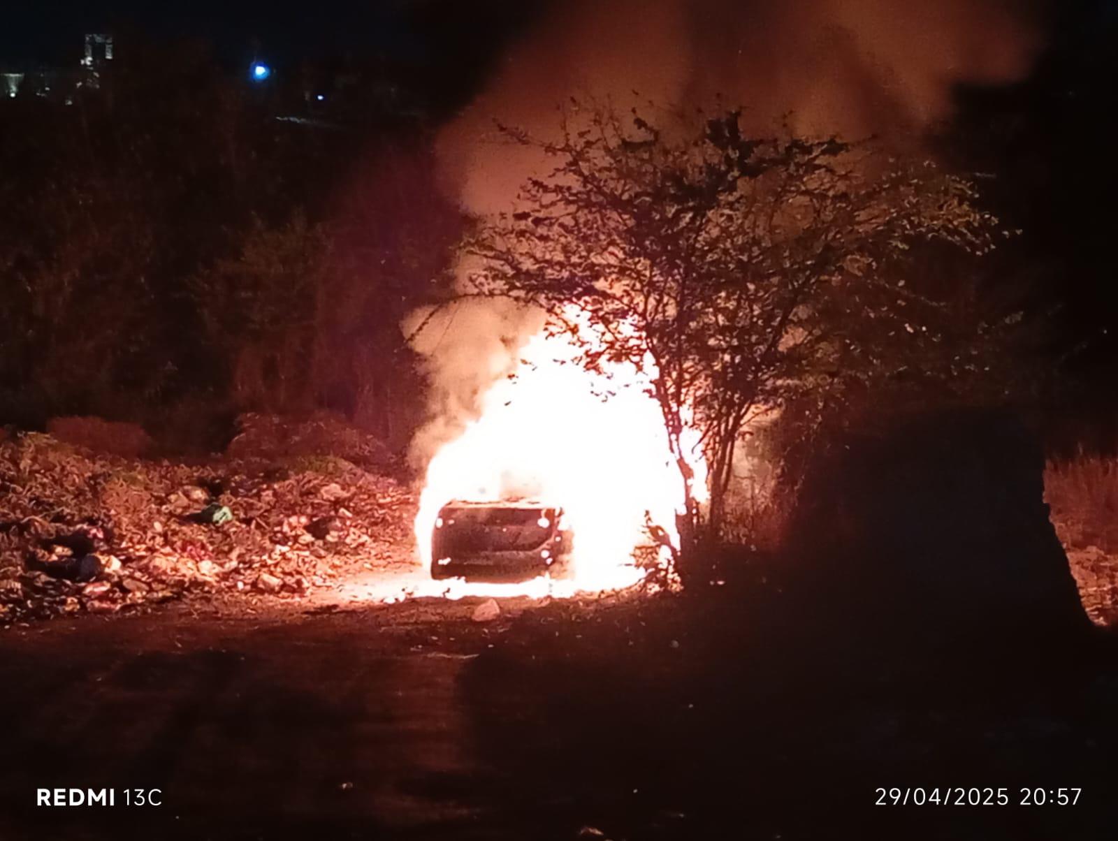 $!Hallan cuerpo carbonizado en la cajuela de un vehículo incendiado en Culiacán