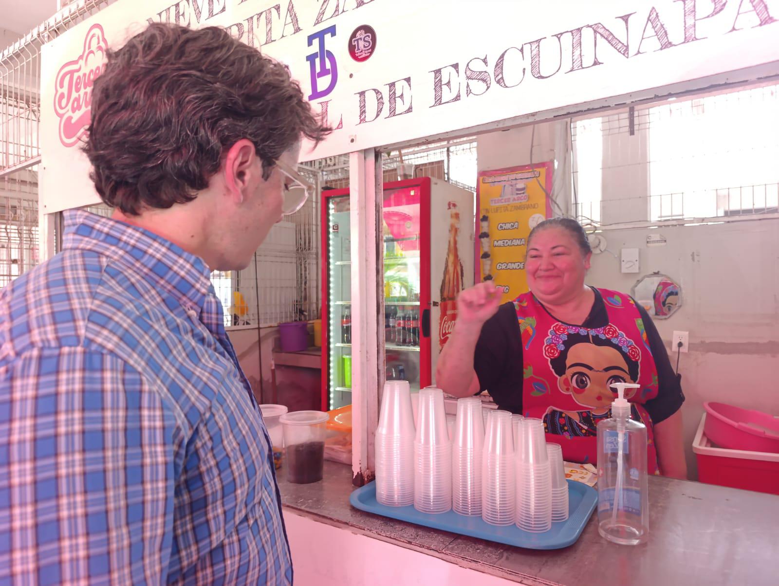 $!Secretario de Economía compromete apoyos a comerciantes de Escuinapa