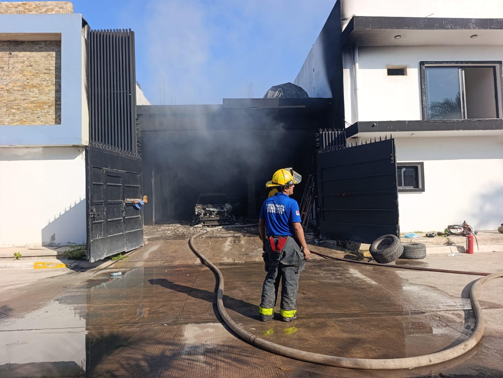 $!Se incendia bodega de telas y persianas en Escuinapa