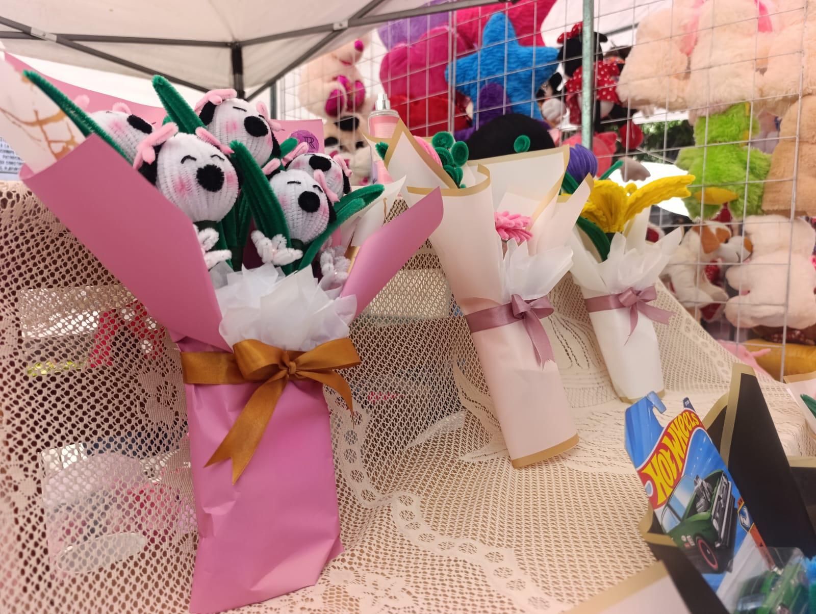 $!Comerciantes y floristas esperan en Escuinapa que mejoren las ventas este 14 de febrero