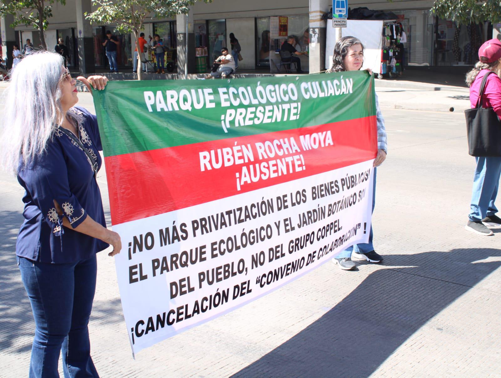 $!Protestan en Culiacán contra supuesta privatización de Jardín Botánico y Parque Ecológico