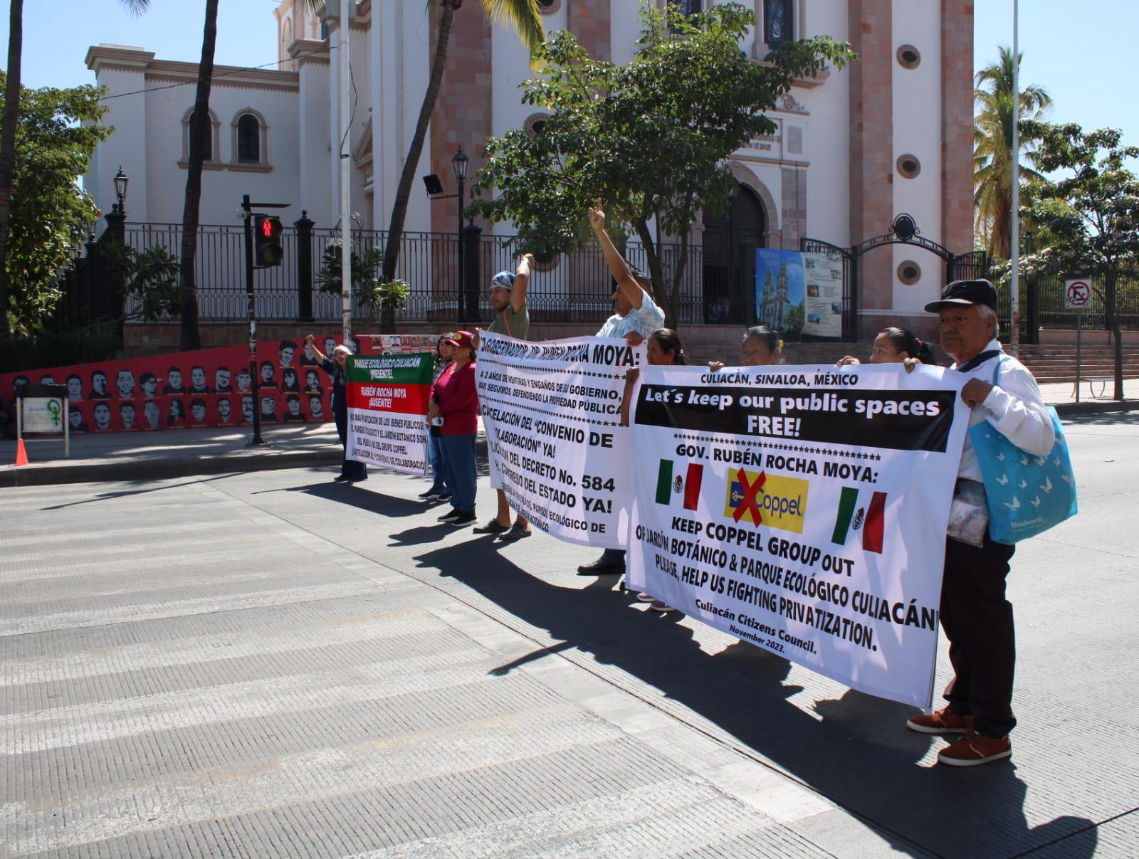$!Protestan en Culiacán contra supuesta privatización de Jardín Botánico y Parque Ecológico