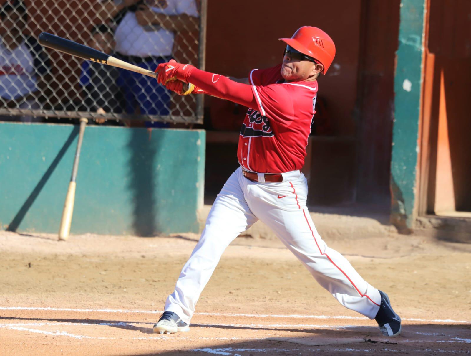 $!Familia Kelly pierde su calidad de invicto en Liga Meseros