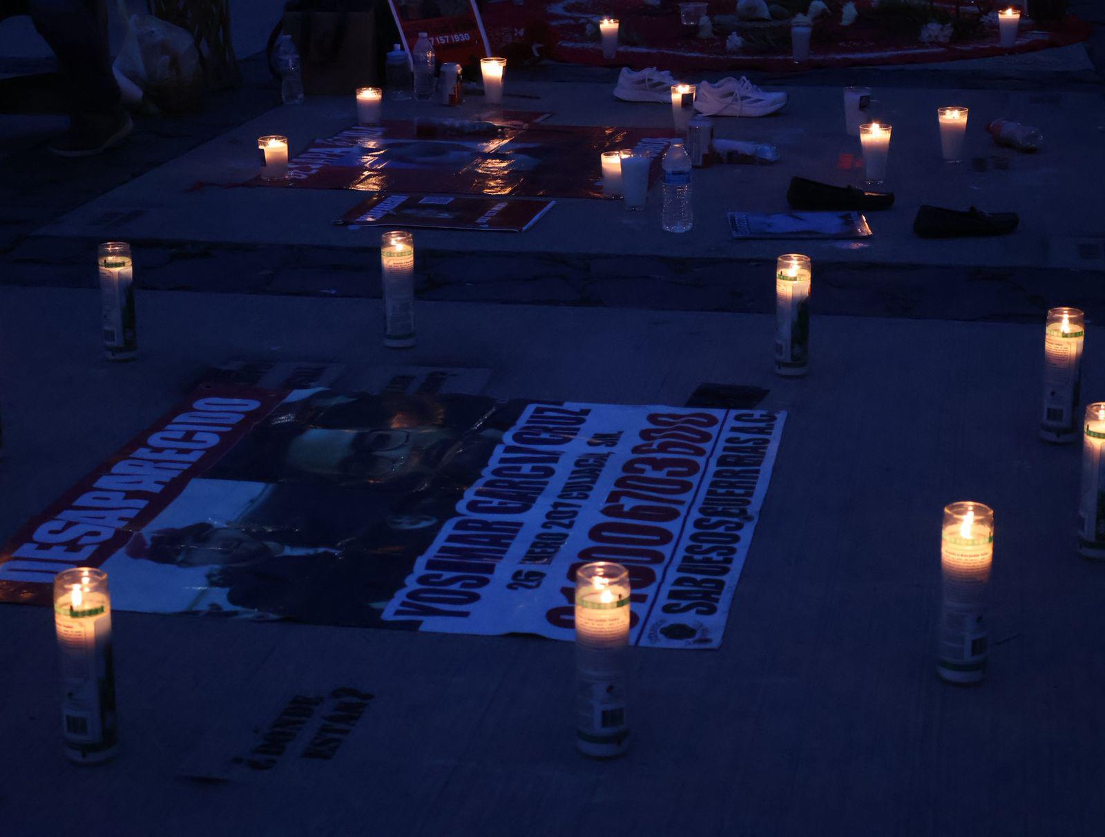 $!Iluminan la espera por los desaparecidos en Sinaloa en Palacio de Gobierno