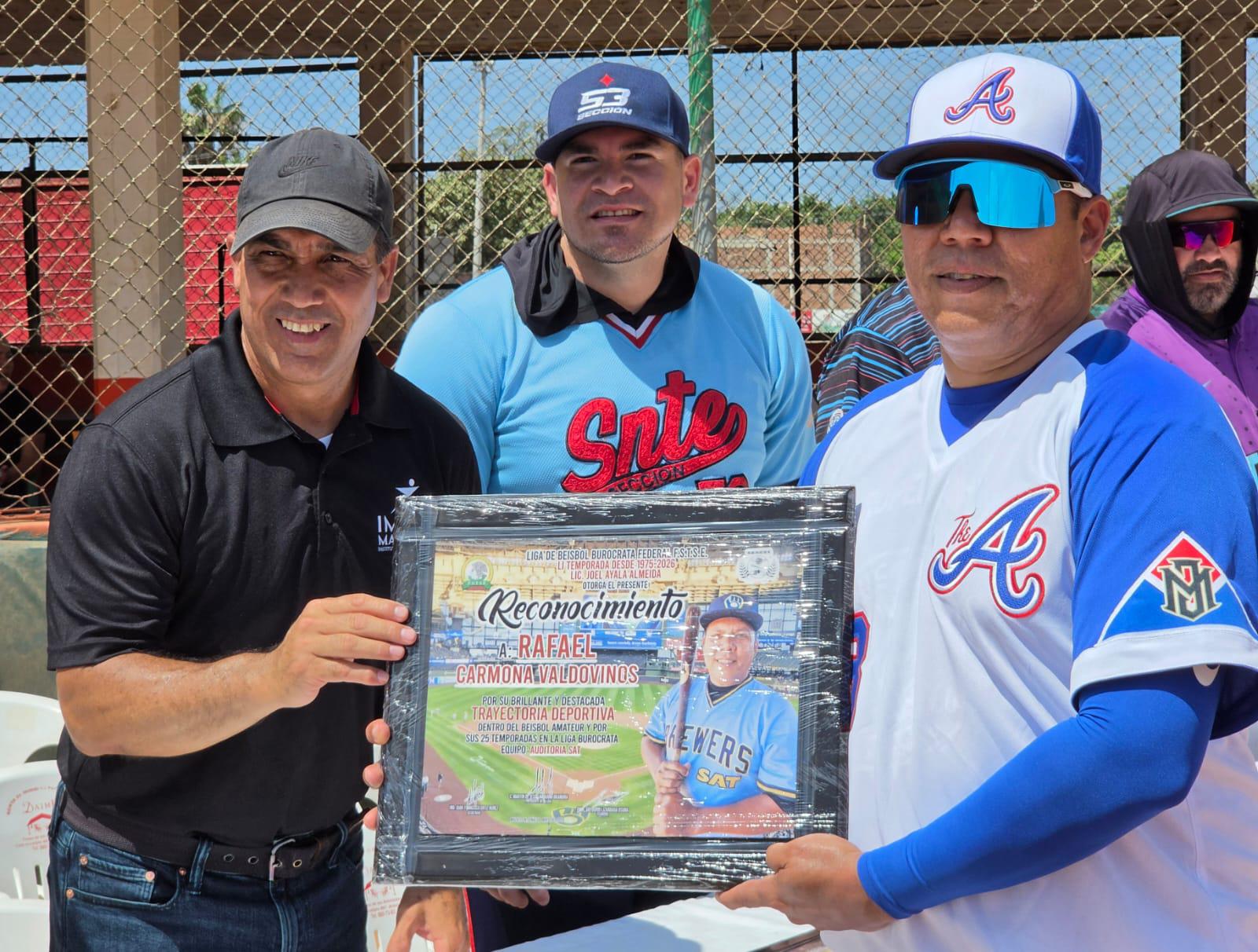 $!Cumple 51 años Liga de Beisbol Burócrata Federal