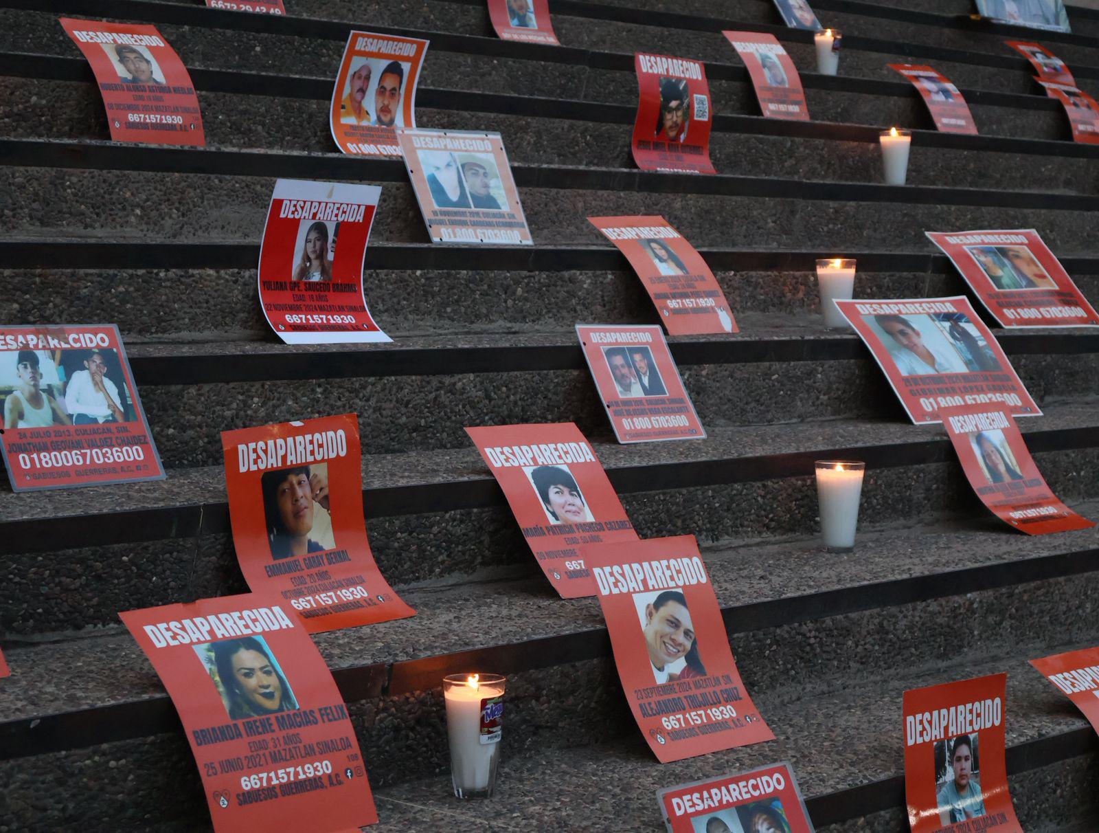 $!Iluminan la espera por los desaparecidos en Sinaloa en Palacio de Gobierno