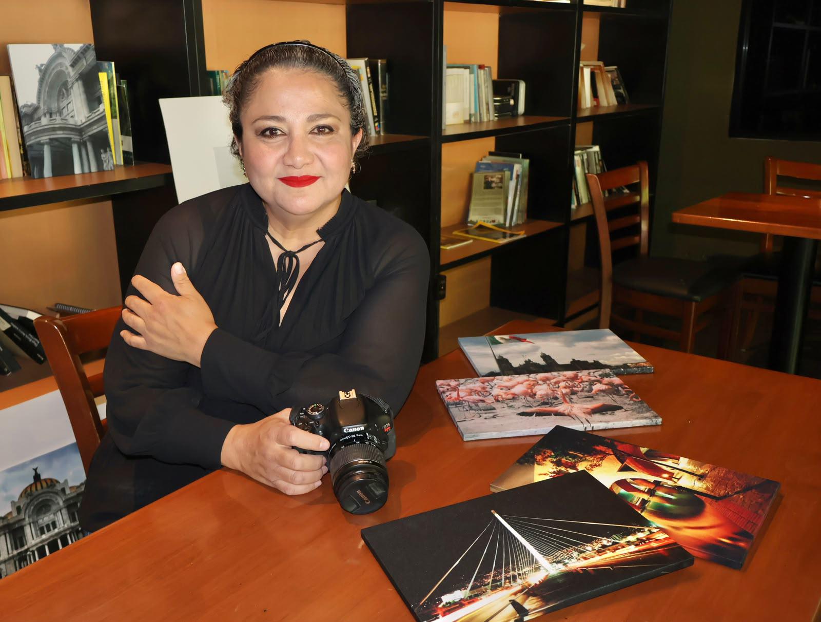 $!La fotógrafa sinaloense compartirá su trabajo este sábado en un café del Paseo del Ángel.