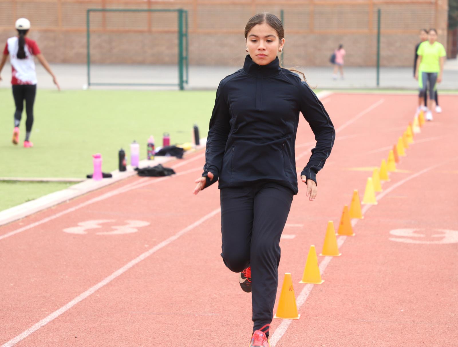$!Buscan Nicole y Valentina destacar en el atletismo sinaloense